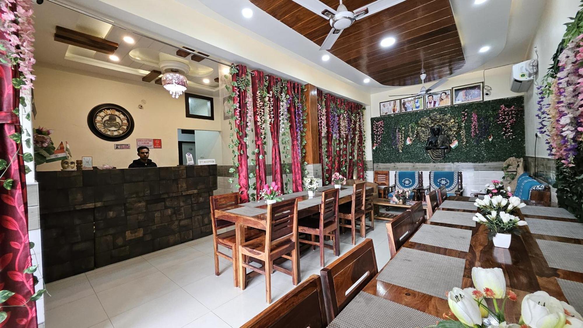 Hotel Gateway Of Kashi Varanasi Eksteriør bilde
